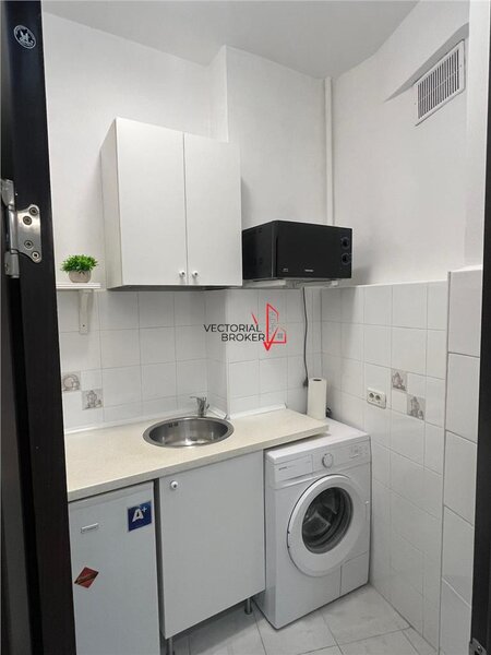 Universitate, Maria Rosetti, garsoniera ultracentrala locuinta sau salon.