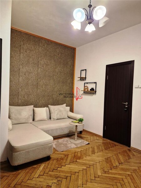 Universitate, Maria Rosetti, garsoniera ultracentrala locuinta sau salon.